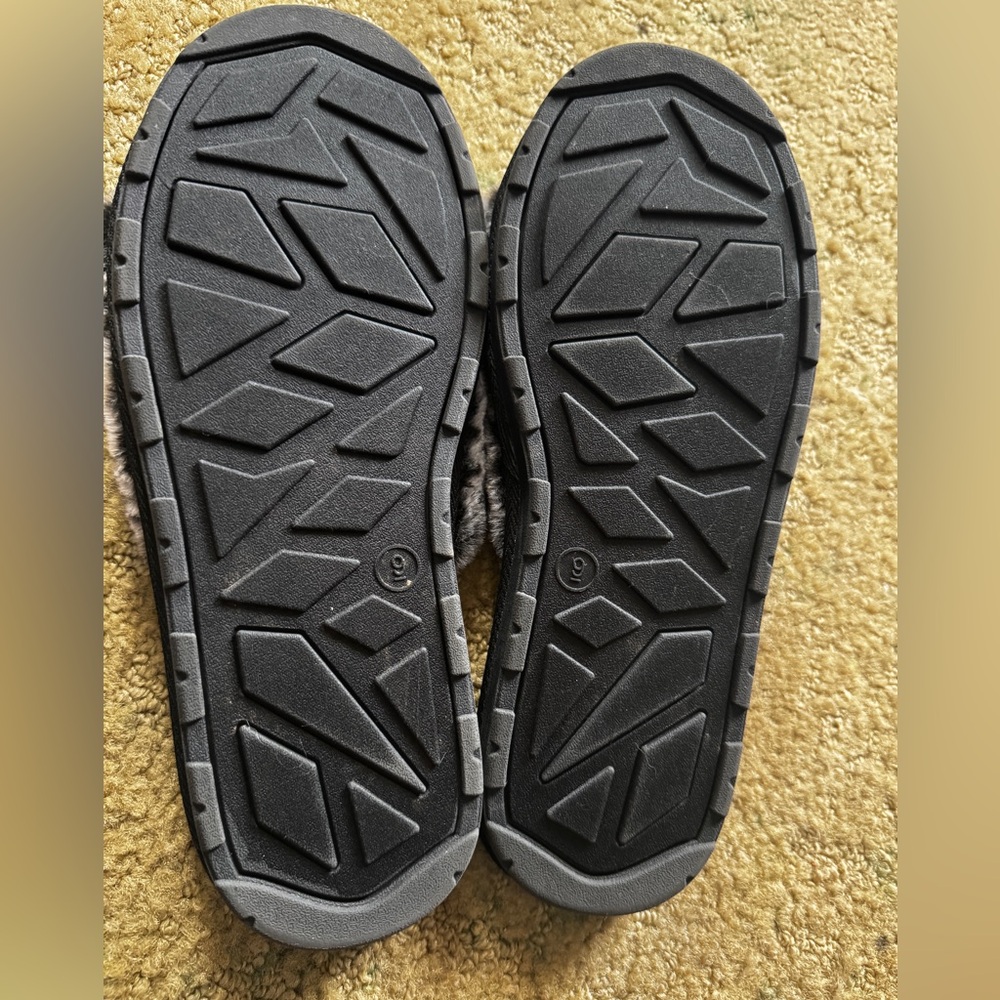 Slippers - Picture 2 of 2